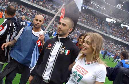 德转预测德甲：不莱梅1-3法兰克，多特2-0圣保利，莱比锡1-4拜仁