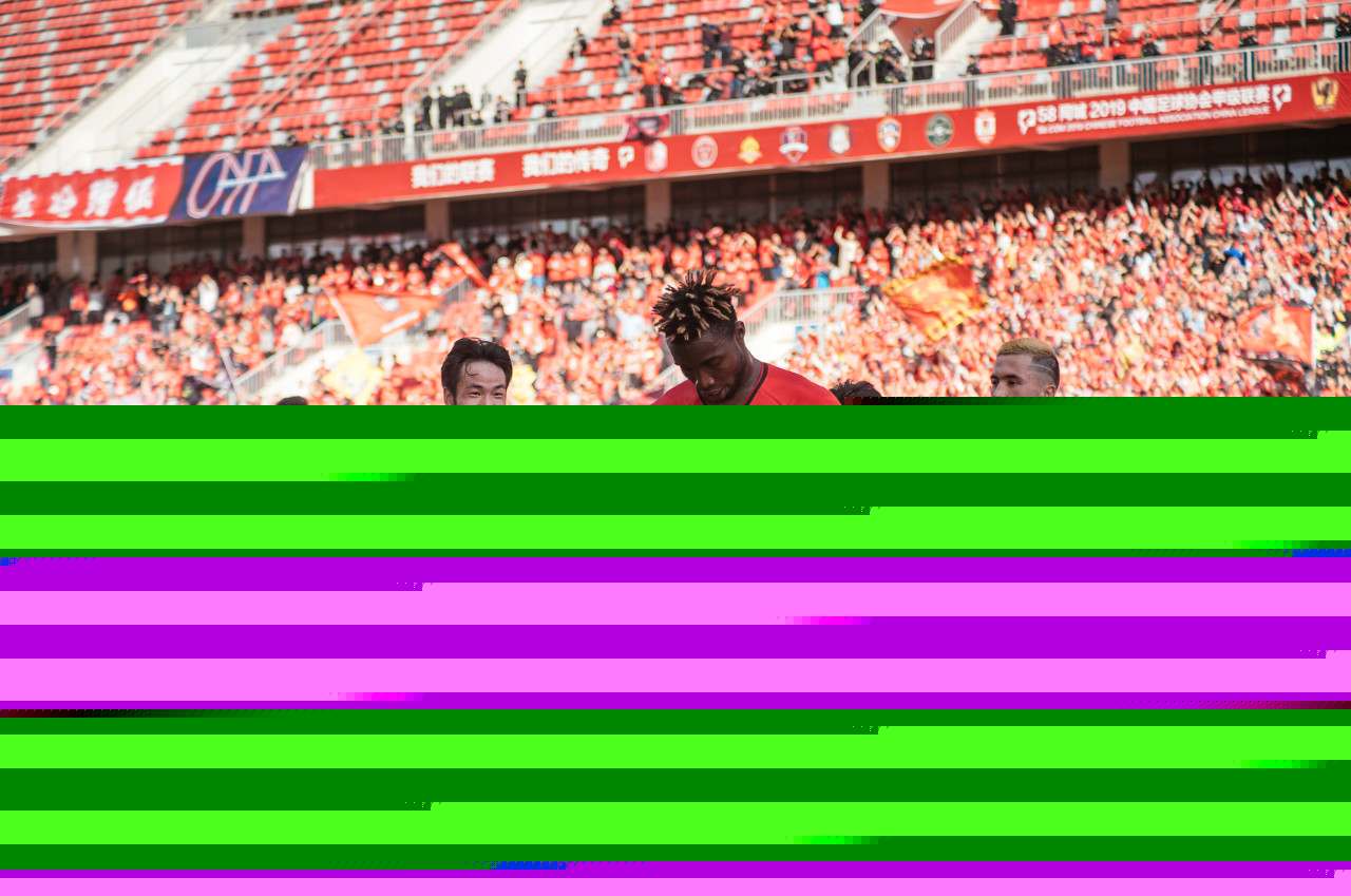 拉菲尼亚突破造点 亲自主罚稳稳命中