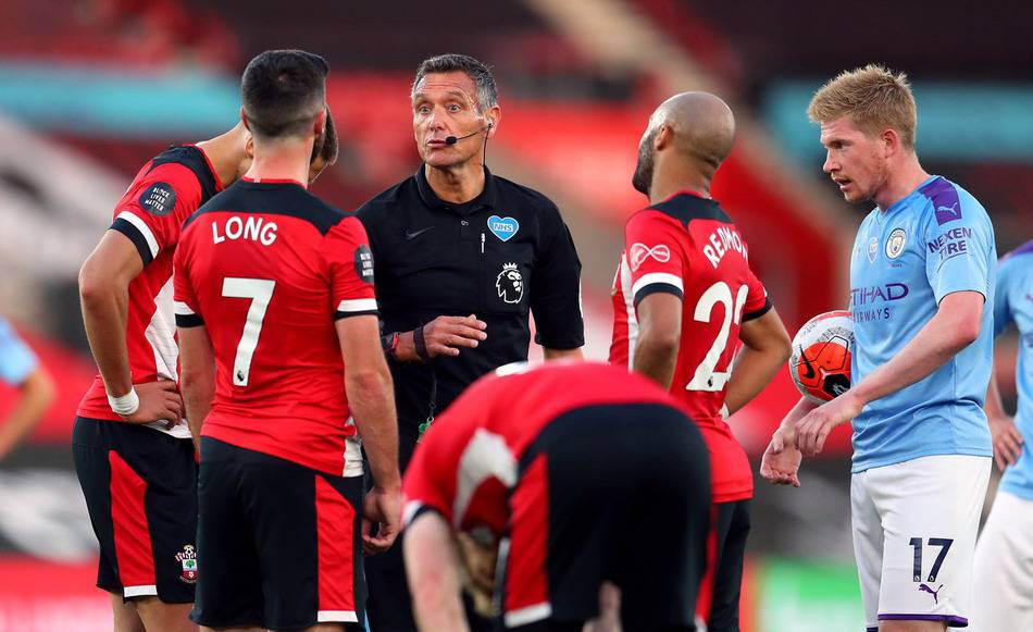 《生化危机9》惊悚细节：里昂疑似中了病毒