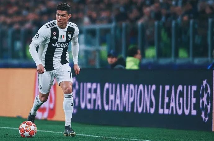 女子马拉松纪录被刷新广州马拉松