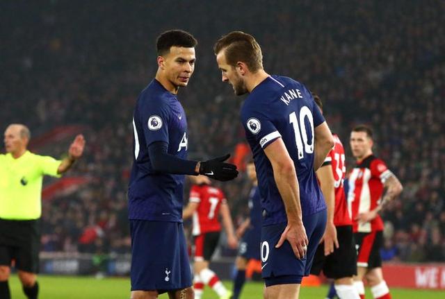 邵佳一谈国足选材 防守第一