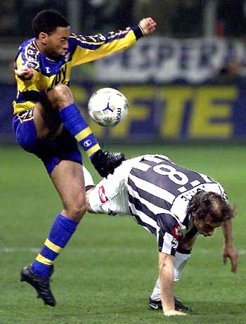 5-1！姆巴佩缺战，奇兵帽子戏法，罗德里戈造2球，皇马向马竞宣战